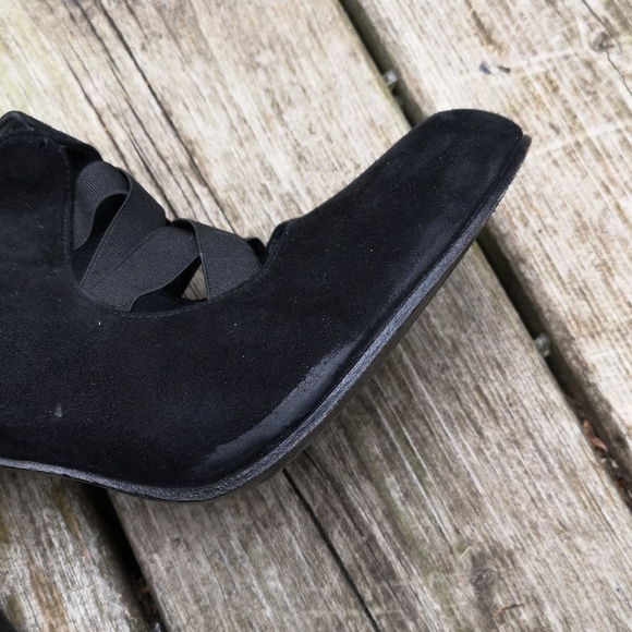 Donald J Pliner suede strappy heels - Picture 16 of 16